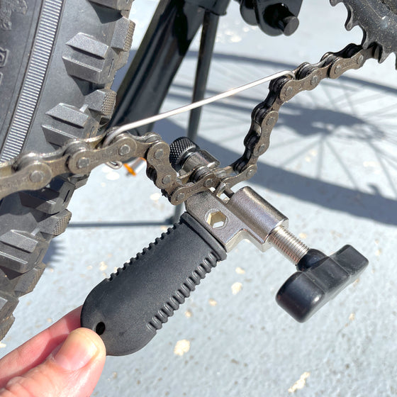 RNX Road and Mountain Bike Chain Breaker, Splitter Tool with Chain Hook